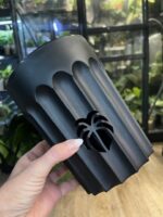 Osłonka na wysoką oddychającą doniczkę 14cm czarna V2